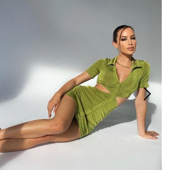 Sexy Green Button Up CutOut Mini Runaway The Label - Picture 2 of 3